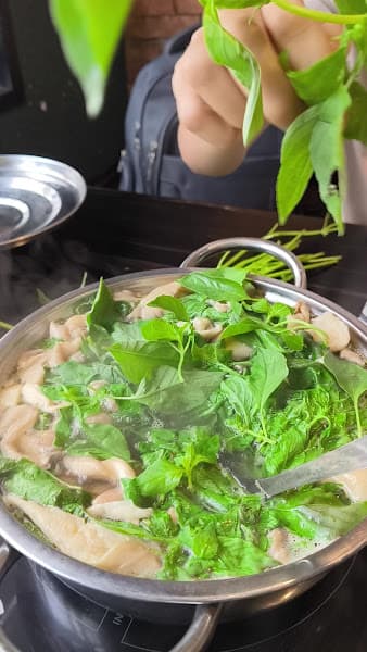 Hình ảnh Lẩu gà lá é Ò ó o Đà Lạt - 3