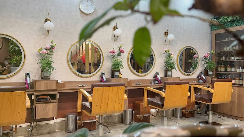 Ảnh bìa Omnia Hair Boutique