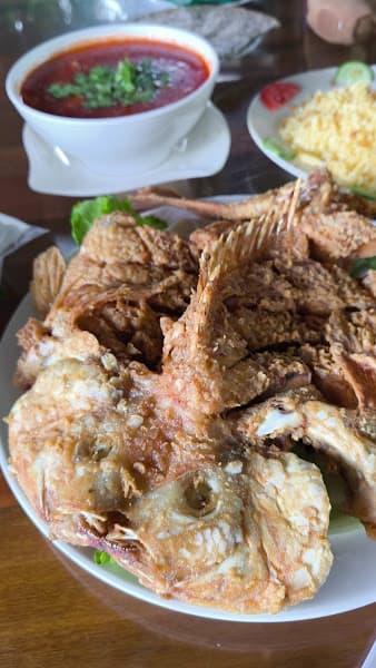 Hình ảnh Hồ sen quán bảo lộc - 2