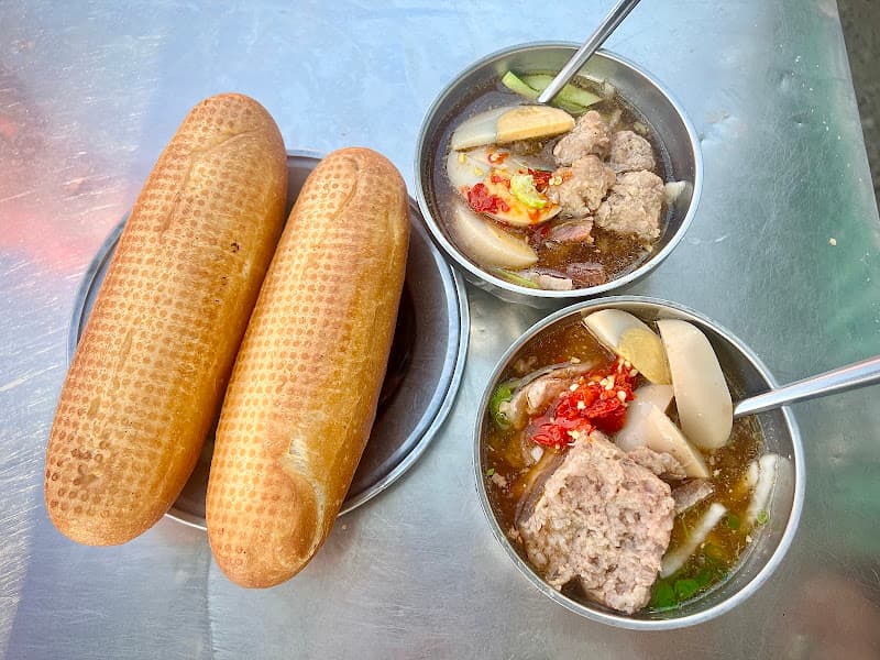 Hình ảnh Bánh canh chả cá - Bánh mì xíu mại - 4