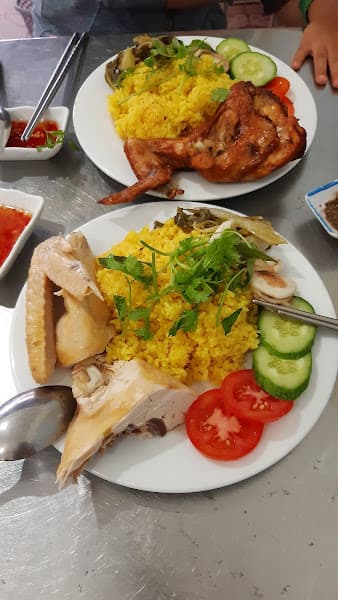 Hình ảnh Cơm Gà Uyên Uyên 2 - 3