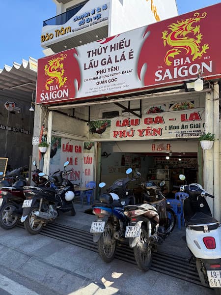 Lẩu gà lá é Thúy Hiếu