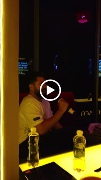 Hình ảnh ONEMORE Cocktail & Karaoke Bar - 5