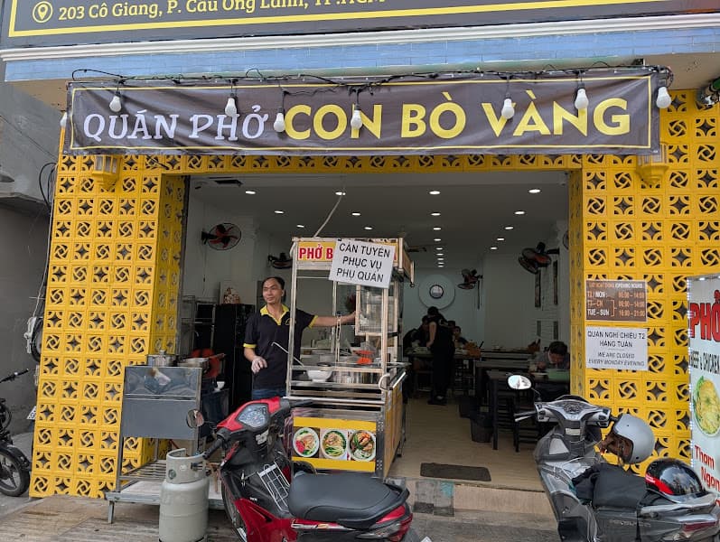 Quán Phở Con Bò Vàng
