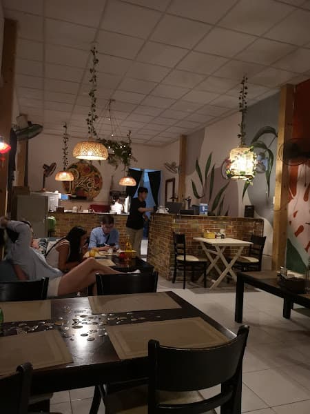 Hình ảnh SHANTARAM - 2