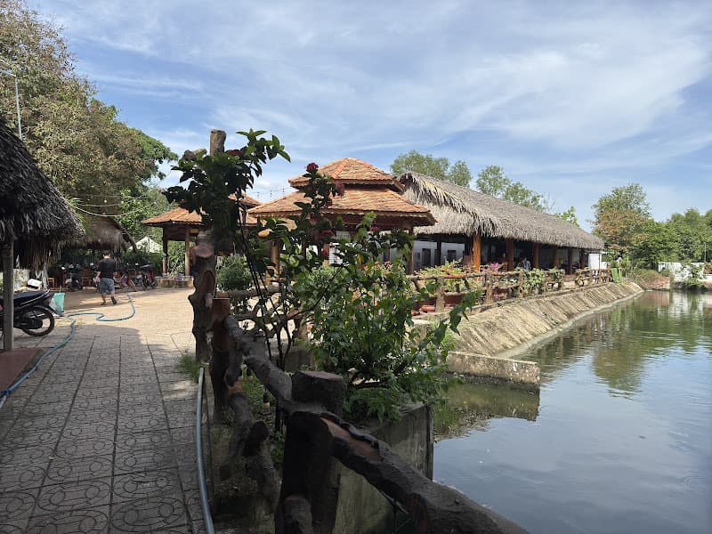 Hình ảnh Ẩm thực Nhà Lá - 2