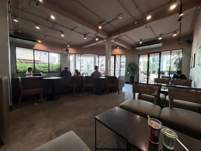 Hình ảnh Starbucks Phan Xích Long - 2