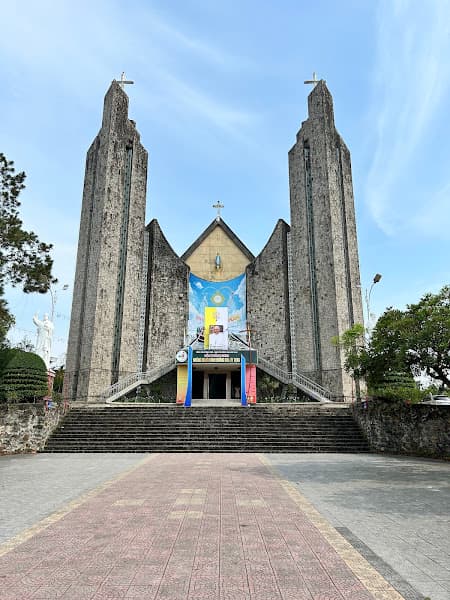 Nhà Thờ Chính Tòa Phủ Cam