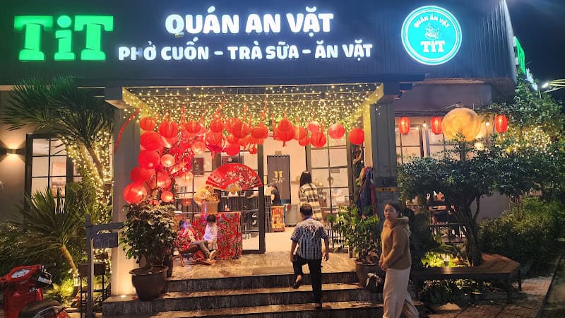 Ảnh bìa Tít ăn vặt
