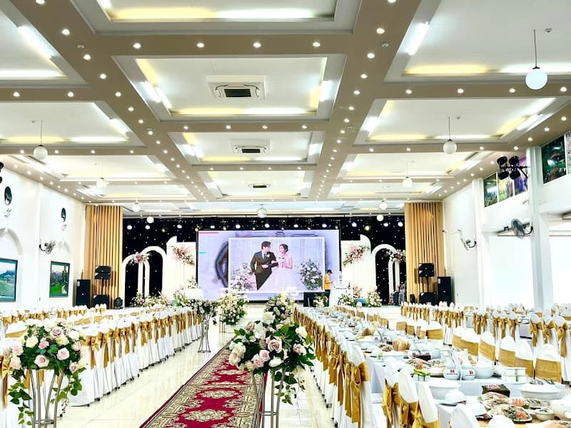 Nhà Hàng Hà Quế