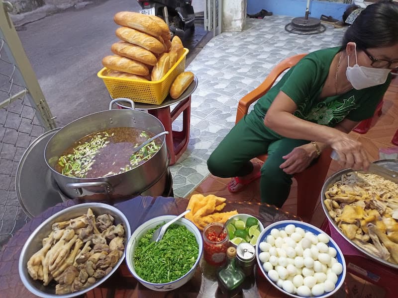 Hình ảnh Bánh Canh Bà Âu ( Chợ Xuân Hòa) - 6