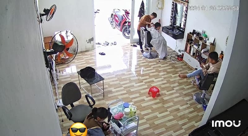 Hình ảnh Cắt Tóc Nam Thủy Barber shop - 3