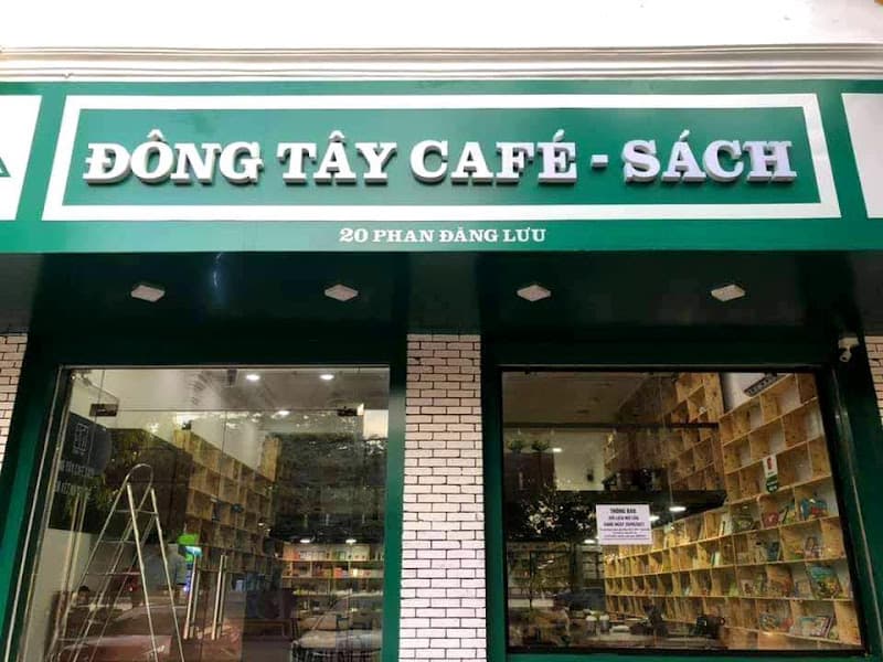 Hình ảnh Càfe Sách Đông Tây. - 4