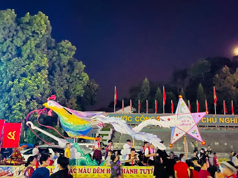 Hình ảnh Quảng trường Nguyễn Tất Thành - 5