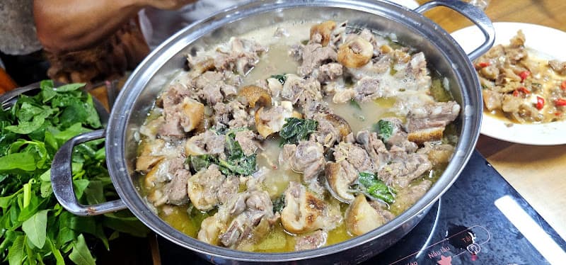 Ảnh bìa Nhà Hàng Minh Tuyết - Đại bàng Núi Cấm