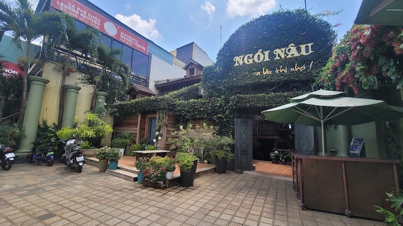 Nhà hàng Ngói Nâu.