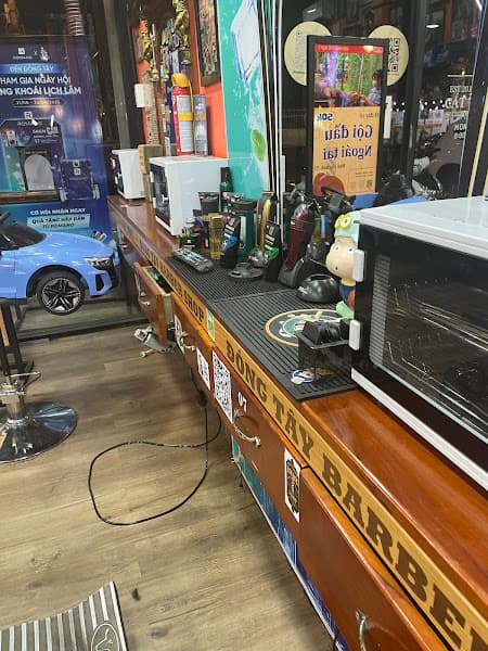 Hình ảnh Đông Tây Barbershop - 156 Lê Thánh Tông - 2