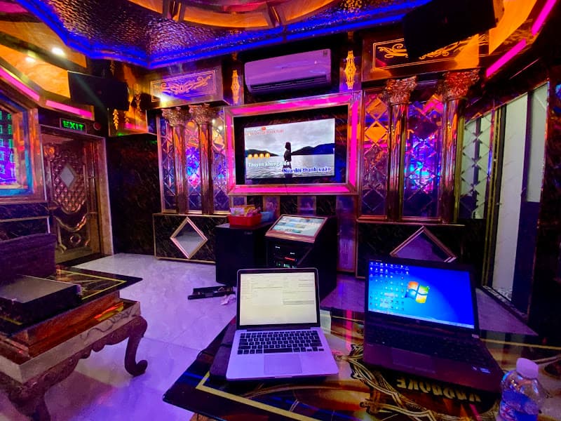 Karaoke Sóng Nhạc Luxury