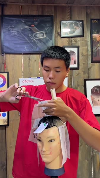 Hình ảnh Đông Tây BarberShop - 4