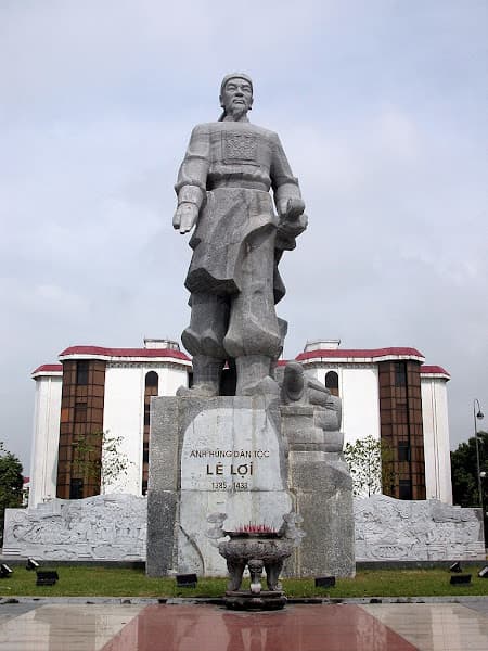 Tượng đài Lê Lợi