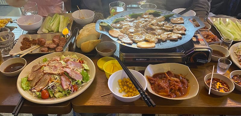 Hình ảnh Ninety-Two Coffee & Eatery Grand World - Venice - 3