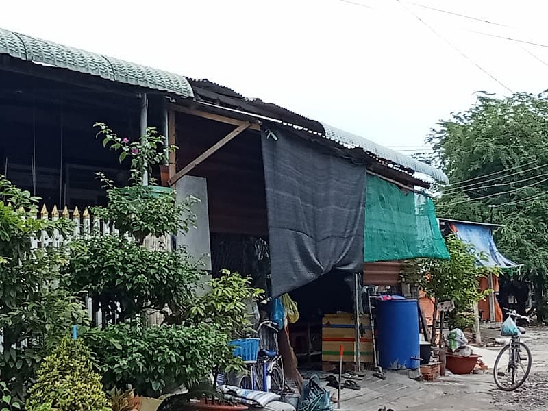 Tiệm bánh xèo chín nhím