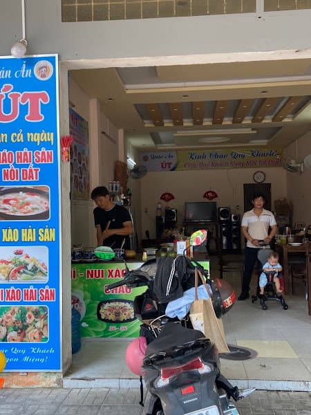 Hình ảnh Quán Ăn ÚT Cháo Hải Sản Nồi Đất - 3