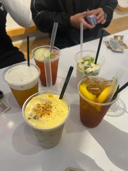 The House Cafe & Tea