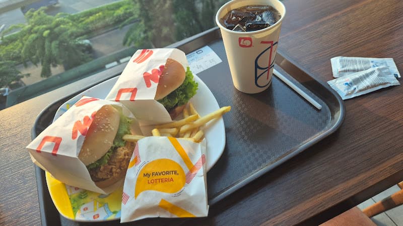 Hình ảnh Lotteria Menas Mall Saigon Airport 5F - 3