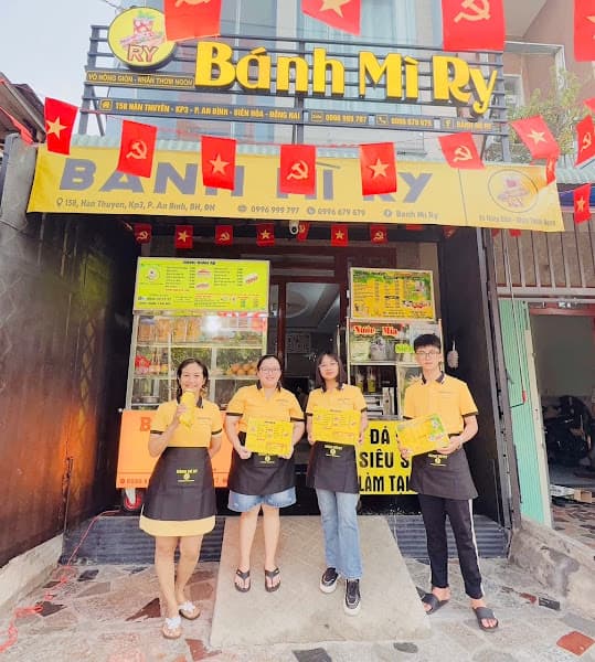 Ảnh bìa Bánh Mì Ry