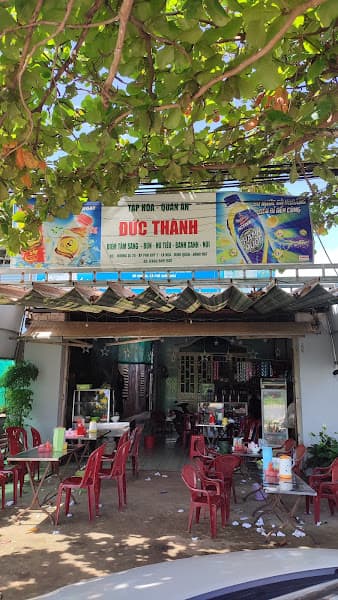 Quán Cơm Cây Bàng