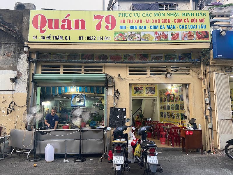 Quán ăn gia đình 79