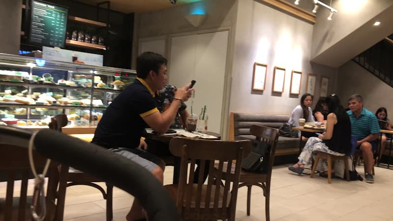 Hình ảnh Starbucks Crescent Strip - 5