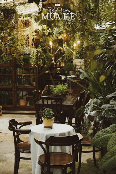 Khu Vườn Mùa Hè