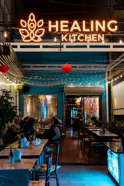Ảnh bìa The Healing Kitchen
