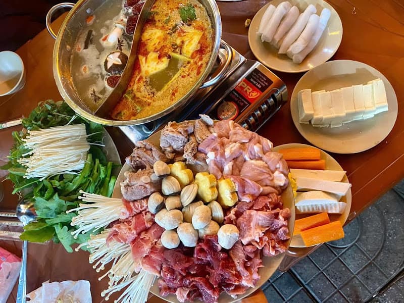 Lẩu nướng Lan Chi