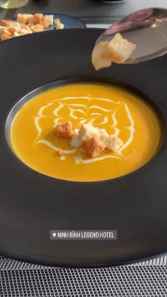 Hình ảnh The Legend Restaurant & Cafe - 2