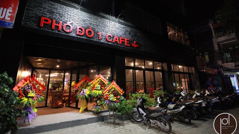 Cafe phố đỏ 1