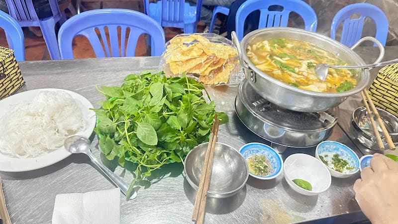 Hình ảnh Lẩu gà lá é Mỹ Mỹ - 4