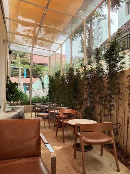 Hình ảnh LÀ LÁ Bakeshop & Coffee - 2