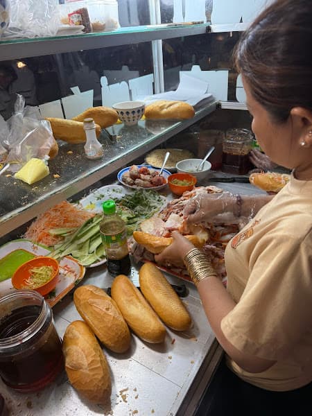 Ảnh bìa Bánh mì 3 cô gái