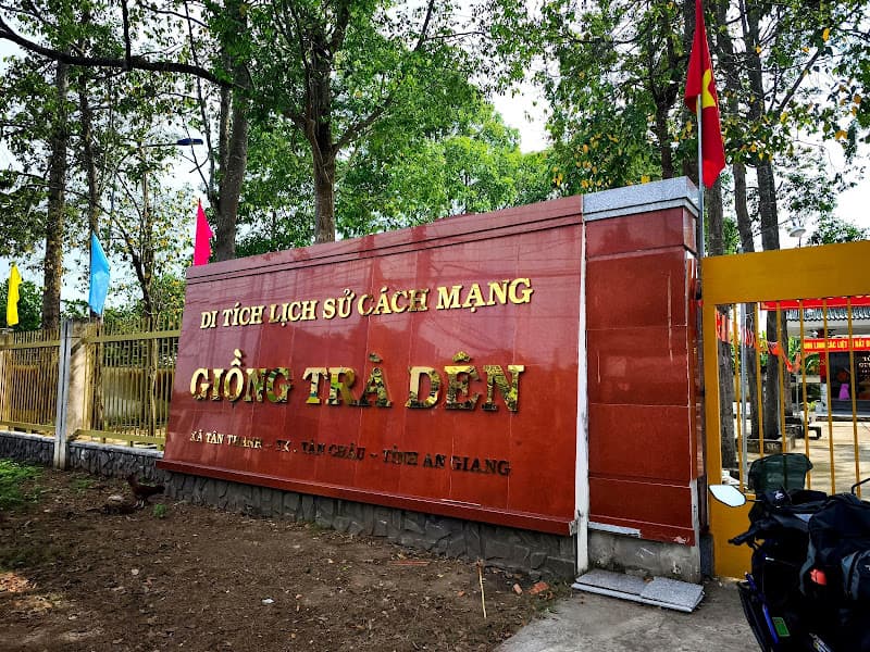 Di tích lịch sử Giồng Trà Dên