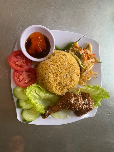 Hình ảnh Cơm Chiên Gà Xối Mỡ Ngọc Anh - 2