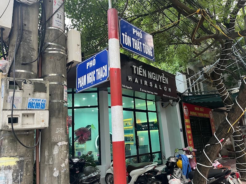 Hình ảnh Tiến Nguyễn Hair Salon - 2