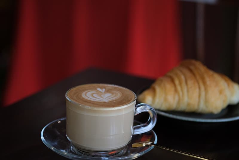 Hình ảnh Ta Gallery (Ta Cafe & Bakery) - 5