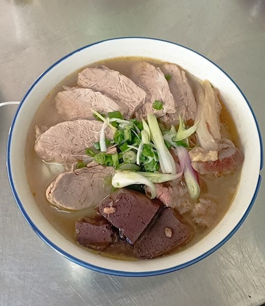 Hình ảnh Quán Bún Bò Huế Chú Hổ - 4