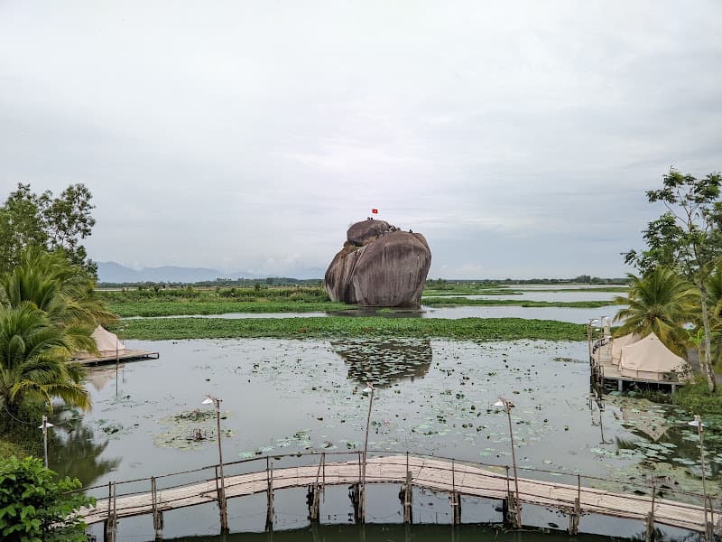 Hình ảnh Cúc Phương Quán - Đá Nam Tài - 3