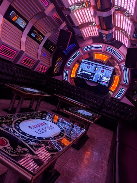 Ảnh bìa Karaoke LUXURY