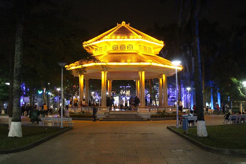 Hình ảnh Đài phun nước Quảng trường Trung tâm thành phố - 2