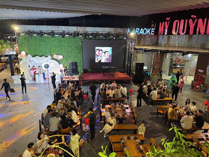 Hình ảnh Mỹ Quỳnh Beer Karaoke - 3